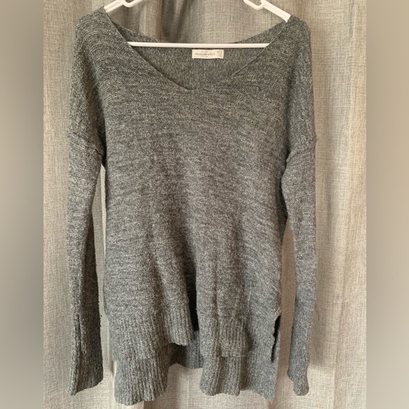 Abercrombie & Fitch Gray Knit Wool Blend V Neck Thin Sweater Size XS/S-6157 - Picture 1 of 5